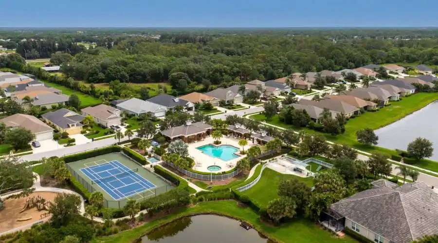 12704 Halfmoon Lake Ter- Florida 34211- United States, 3 Bedrooms Bedrooms, 5 Rooms Rooms,2 BathroomsBathrooms,Residential,For Sale,Halfmoon Lake,1081298