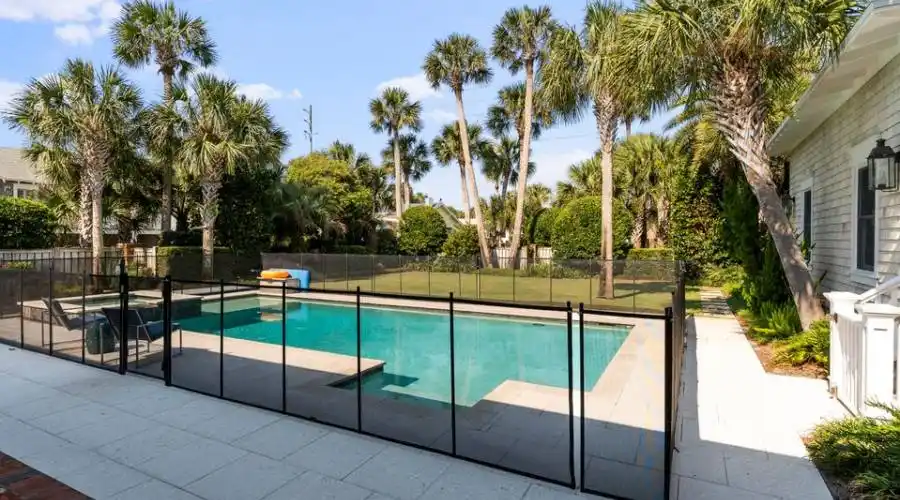 620 Beach Avenue, Atlantic Beach, Florida, United States, 5 Bedrooms Bedrooms, ,4 BathroomsBathrooms,Residential,For Sale,Beach Avenue,1085309