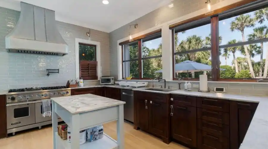 620 Beach Avenue, Atlantic Beach, Florida, United States, 5 Bedrooms Bedrooms, ,4 BathroomsBathrooms,Residential,For Sale,Beach Avenue,1085309