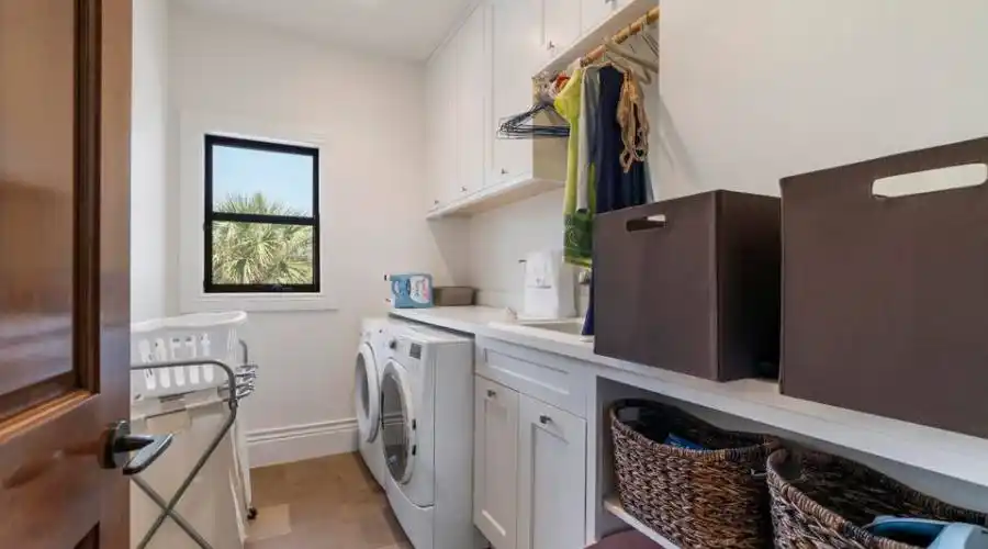 620 Beach Avenue, Atlantic Beach, Florida, United States, 5 Bedrooms Bedrooms, ,4 BathroomsBathrooms,Residential,For Sale,Beach Avenue,1085309
