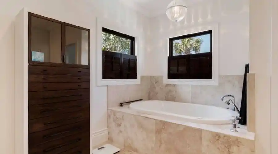 620 Beach Avenue, Atlantic Beach, Florida, United States, 5 Bedrooms Bedrooms, ,4 BathroomsBathrooms,Residential,For Sale,Beach Avenue,1085309