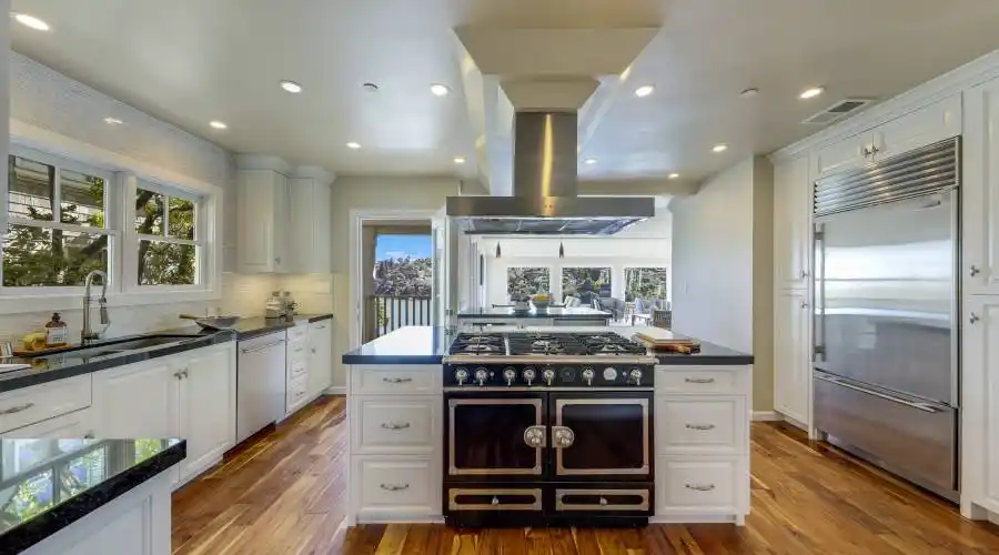 37 Alcatraz Avenue, Belvedere, California 94920, United States, 5 Bedrooms Bedrooms, ,5.5 BathroomsBathrooms,Residential,For Sale,37 Alcatraz Avenue,1085880
