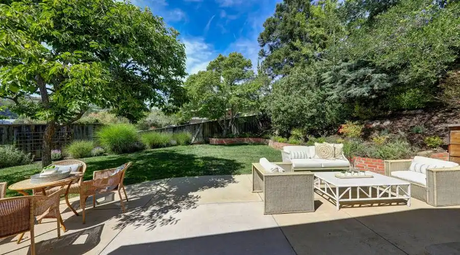 1 Felipa Court, Tiburon, California 94920, United States, 4 Bedrooms Bedrooms, ,3 BathroomsBathrooms,Residential,For Sale,1 Felipa Court,1089945