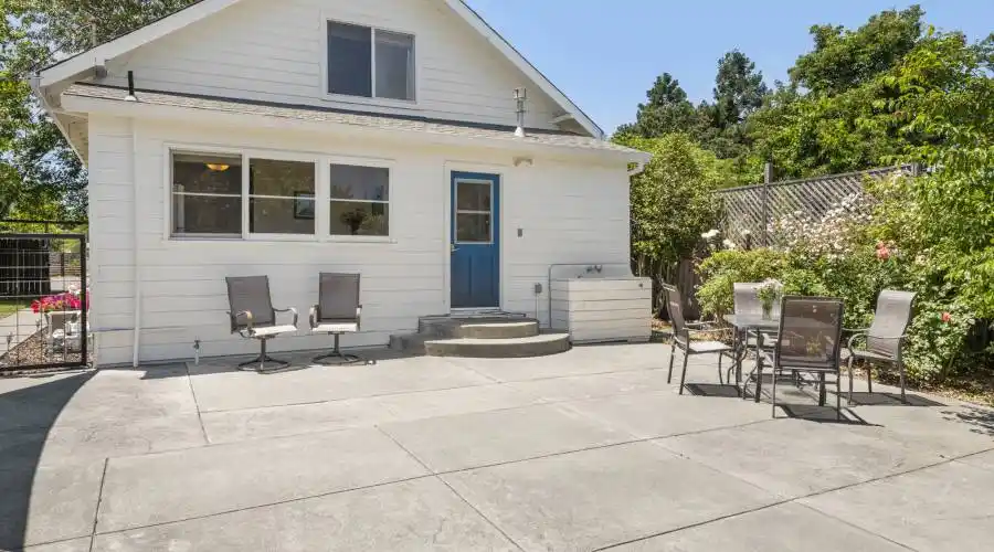 3355 S. Gravenstein Highway, Sebastopol, California 95472, United States, 3 Bedrooms Bedrooms, 2 Rooms Rooms,Residential,For Sale,S. Gravenstein,1090322