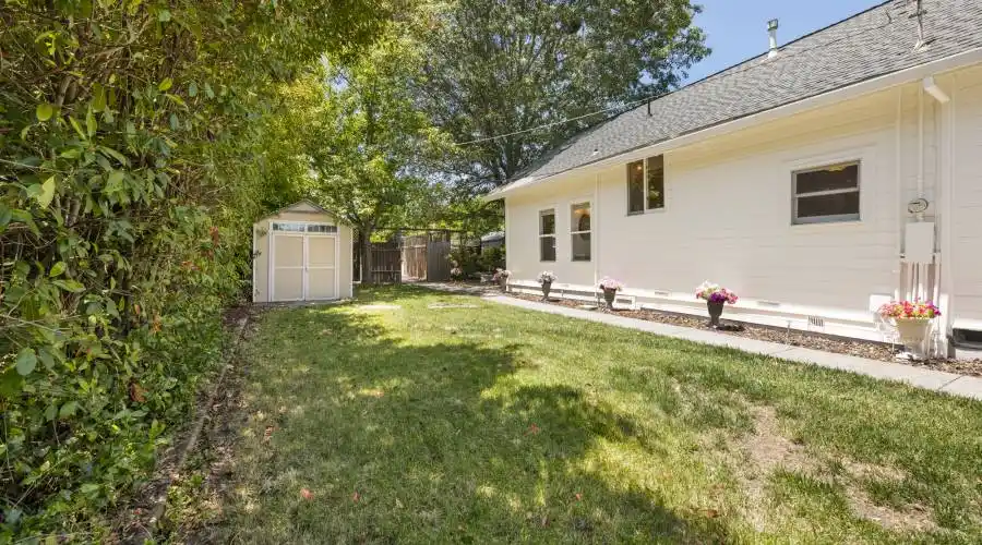 3355 S. Gravenstein Highway, Sebastopol, California 95472, United States, 3 Bedrooms Bedrooms, 2 Rooms Rooms,Residential,For Sale,S. Gravenstein,1090322