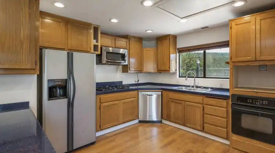 3355 S. Gravenstein Highway, Sebastopol, California 95472, United States, 3 Bedrooms Bedrooms, 2 Rooms Rooms,Residential,For Sale,S. Gravenstein,1090322