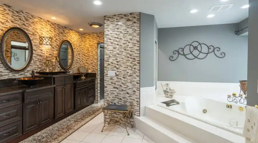62543 Havenridge, Lenox, Michigan 48048, United States, 5 Bedrooms Bedrooms, ,5 BathroomsBathrooms,Residential,Residential,Havenridge,1098600