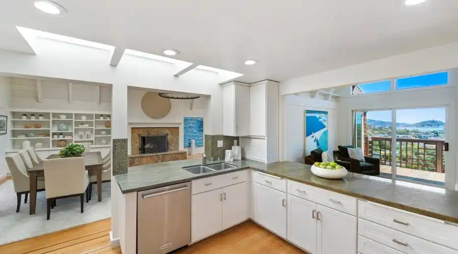 36 Bay Vista Dr, Mill Valley, California 94941, United States, 5 Bedrooms Bedrooms, ,2.5 BathroomsBathrooms,Residential,For Sale,36 Bay Vista Dr,1103250