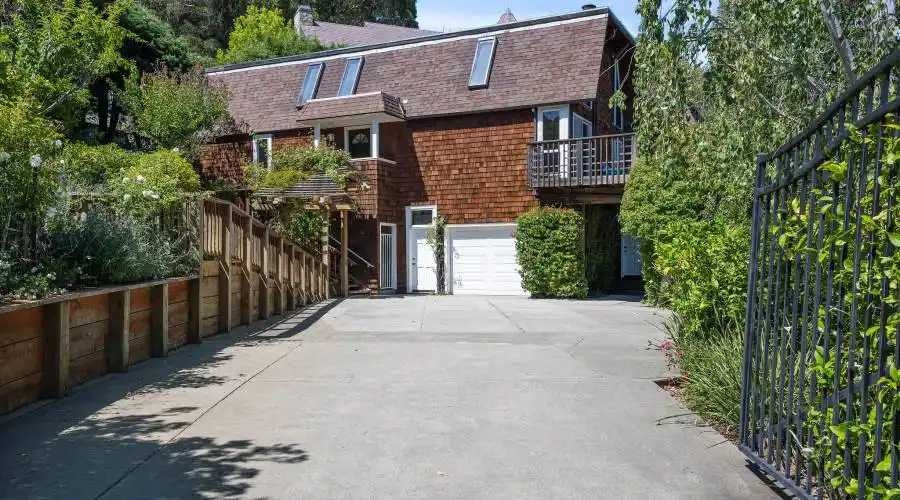 36 Bay Vista Dr, Mill Valley, California 94941, United States, 5 Bedrooms Bedrooms, ,2.5 BathroomsBathrooms,Residential,For Sale,36 Bay Vista Dr,1103250