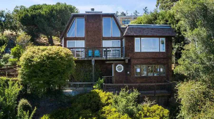 36 Bay Vista Dr, Mill Valley, California 94941, United States, 5 Bedrooms Bedrooms, ,2.5 BathroomsBathrooms,Residential,For Sale,36 Bay Vista Dr,1103250