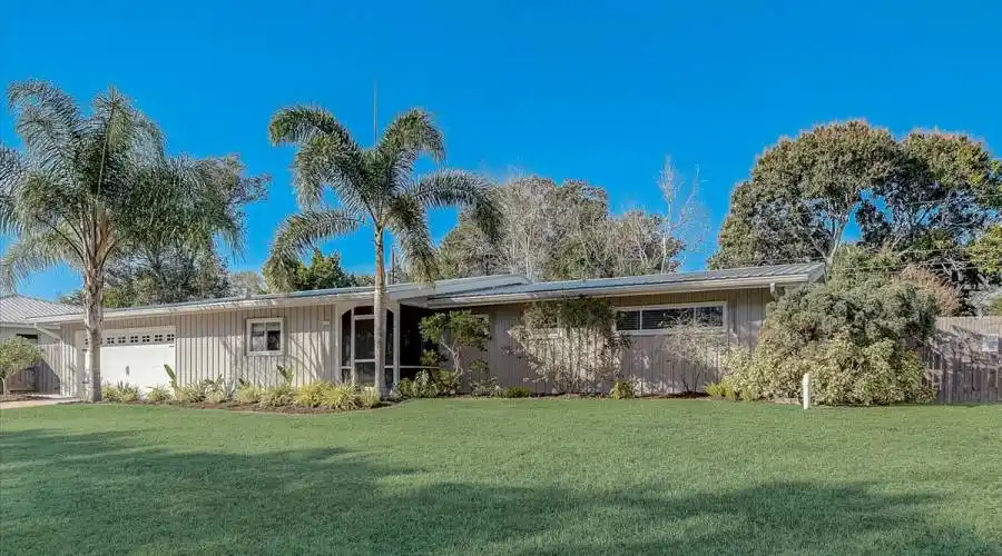 2525 Hibiscus St- Florida 34239- United States, 3 Bedrooms Bedrooms, 5 Rooms Rooms,2 BathroomsBathrooms,Residential,For Sale,Hibiscus,1103252