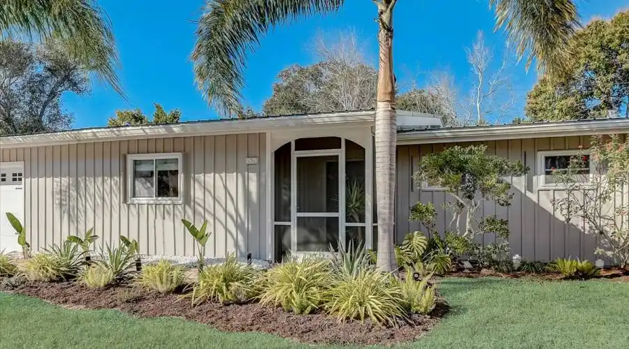 2525 Hibiscus St- Florida 34239- United States, 3 Bedrooms Bedrooms, 5 Rooms Rooms,2 BathroomsBathrooms,Residential,For Sale,Hibiscus,1103252