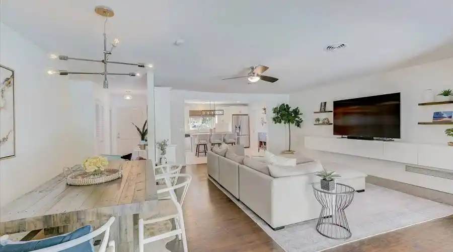 2525 Hibiscus St- Florida 34239- United States, 3 Bedrooms Bedrooms, 5 Rooms Rooms,2 BathroomsBathrooms,Residential,For Sale,Hibiscus,1103252