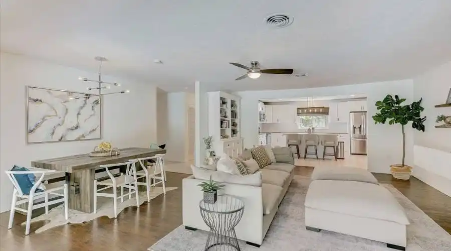 2525 Hibiscus St- Florida 34239- United States, 3 Bedrooms Bedrooms, 5 Rooms Rooms,2 BathroomsBathrooms,Residential,For Sale,Hibiscus,1103252