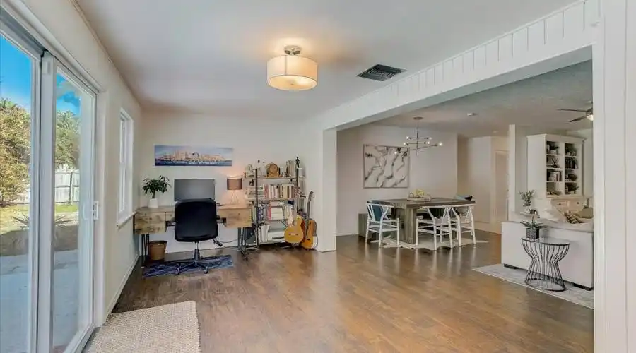 2525 Hibiscus St- Florida 34239- United States, 3 Bedrooms Bedrooms, 5 Rooms Rooms,2 BathroomsBathrooms,Residential,For Sale,Hibiscus,1103252