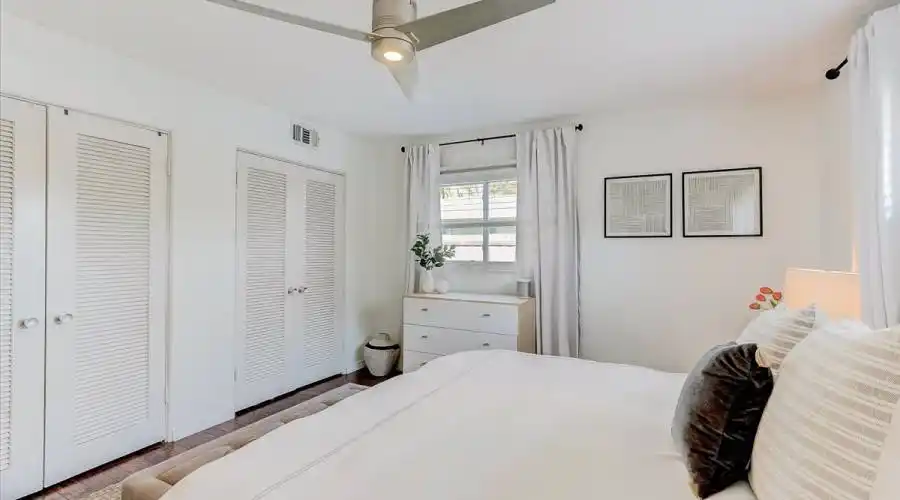 2525 Hibiscus St- Florida 34239- United States, 3 Bedrooms Bedrooms, 5 Rooms Rooms,2 BathroomsBathrooms,Residential,For Sale,Hibiscus,1103252
