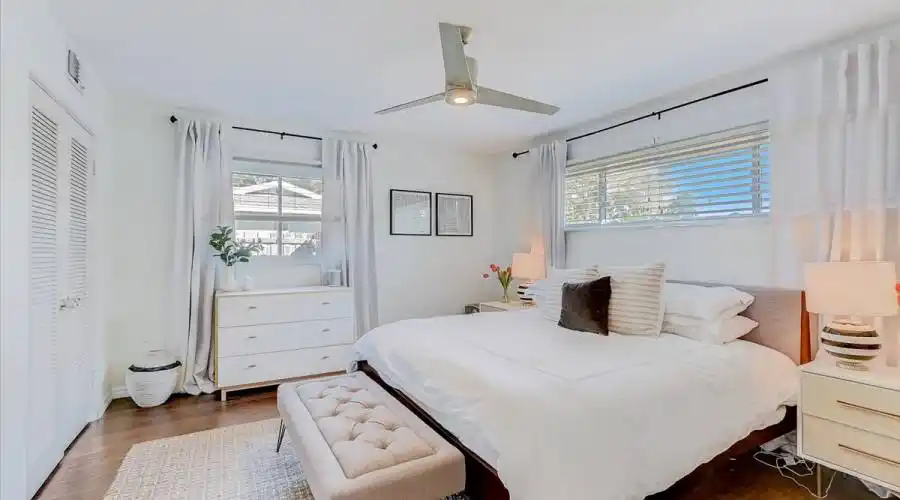 2525 Hibiscus St- Florida 34239- United States, 3 Bedrooms Bedrooms, 5 Rooms Rooms,2 BathroomsBathrooms,Residential,For Sale,Hibiscus,1103252