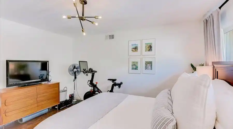 2525 Hibiscus St- Florida 34239- United States, 3 Bedrooms Bedrooms, 5 Rooms Rooms,2 BathroomsBathrooms,Residential,For Sale,Hibiscus,1103252