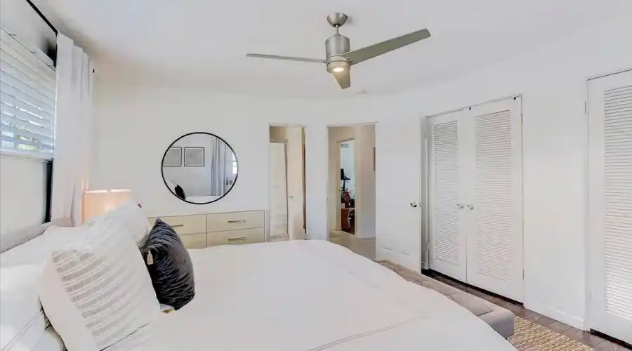 2525 Hibiscus St- Florida 34239- United States, 3 Bedrooms Bedrooms, 5 Rooms Rooms,2 BathroomsBathrooms,Residential,For Sale,Hibiscus,1103252