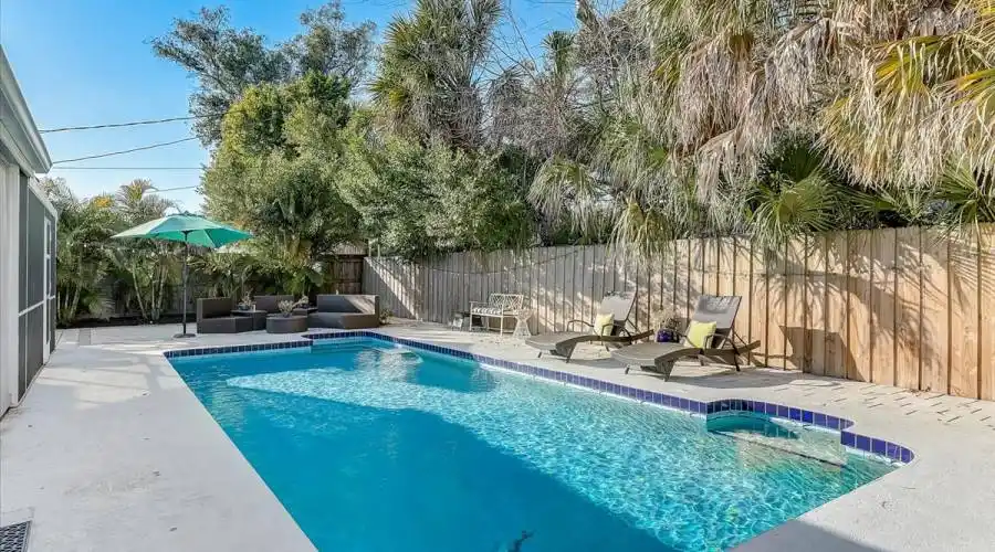 2525 Hibiscus St- Florida 34239- United States, 3 Bedrooms Bedrooms, 5 Rooms Rooms,2 BathroomsBathrooms,Residential,For Sale,Hibiscus,1103252