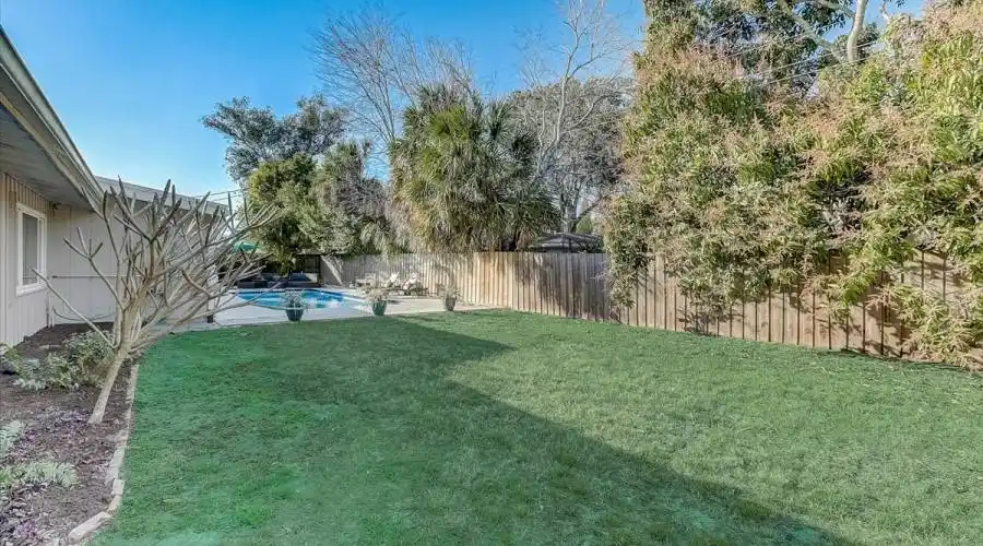 2525 Hibiscus St- Florida 34239- United States, 3 Bedrooms Bedrooms, 5 Rooms Rooms,2 BathroomsBathrooms,Residential,For Sale,Hibiscus,1103252