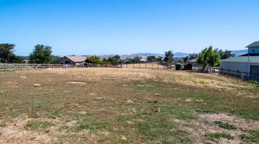 1724 Middle Two Rock Road, Petaluma, California 94952, United States, 2 Bedrooms Bedrooms, ,1 BathroomBathrooms,Residential,For Sale,Middle Two Rock,1105521