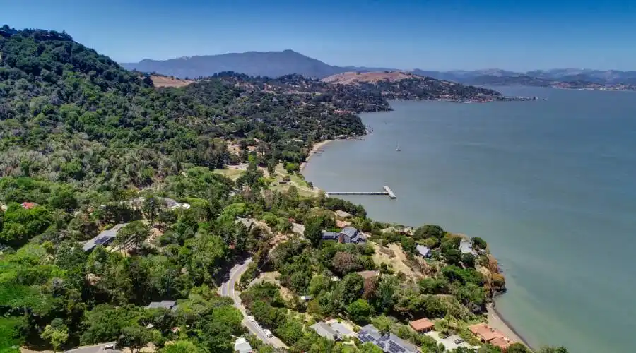 3333 Paradise Drive, Tiburon, California 94920, United States, 3 Bedrooms Bedrooms, 3 Rooms Rooms,Residential,For Sale,Paradise Drive,1115476