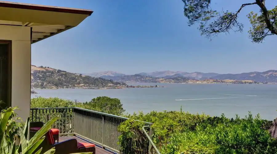 3333 Paradise Drive, Tiburon, California 94920, United States, 3 Bedrooms Bedrooms, 3 Rooms Rooms,Residential,For Sale,Paradise Drive,1115476