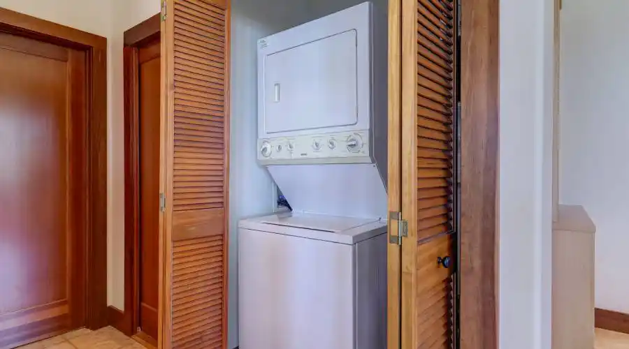 3333 Paradise Drive, Tiburon, California 94920, United States, 3 Bedrooms Bedrooms, 3 Rooms Rooms,Residential,For Sale,Paradise Drive,1115476