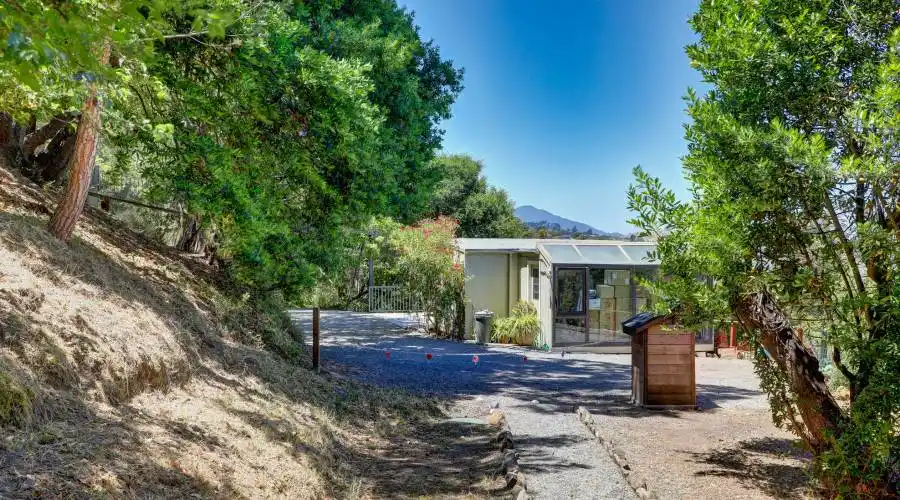 3333 Paradise Drive, Tiburon, California 94920, United States, 3 Bedrooms Bedrooms, 3 Rooms Rooms,Residential,For Sale,Paradise Drive,1115476