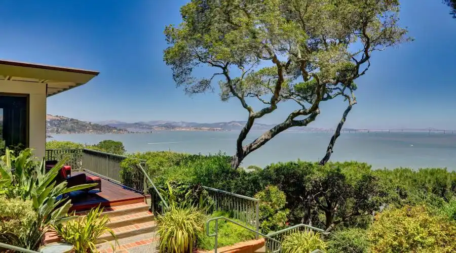 3333 Paradise Drive, Tiburon, California 94920, United States, 3 Bedrooms Bedrooms, 3 Rooms Rooms,Residential,For Sale,Paradise Drive,1115476