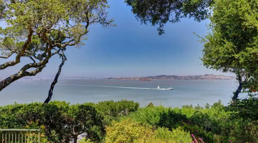 3333 Paradise Drive, Tiburon, California 94920, United States, 3 Bedrooms Bedrooms, 3 Rooms Rooms,Residential,For Sale,Paradise Drive,1115476