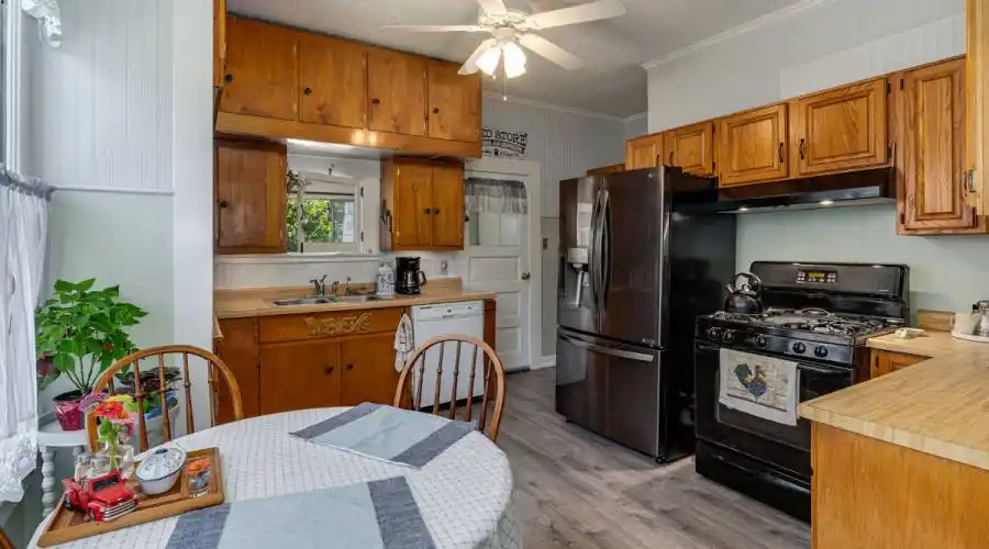 2005 Laurel Street, Napa, California, United States, 2 Bedrooms Bedrooms, ,2.5 BathroomsBathrooms,Residential,For Sale,Laurel,1116650