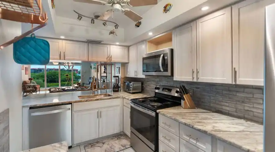 14626 loridawn DR, Florida, United States, 2 Bedrooms Bedrooms, 8 Rooms Rooms,2 BathroomsBathrooms,Waterfront,For Sale,#14,loridawn DR,1117947