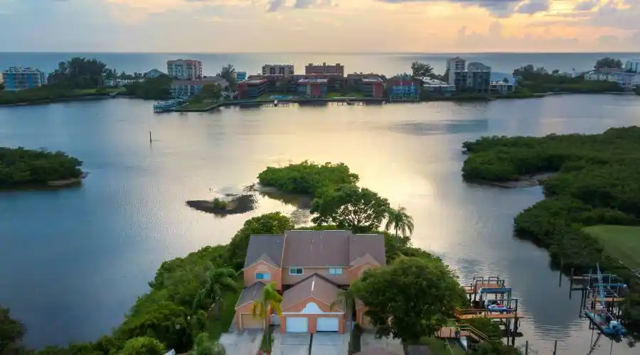 14626 loridawn DR, Florida, United States, 2 Bedrooms Bedrooms, 8 Rooms Rooms,2 BathroomsBathrooms,Waterfront,For Sale,#14,loridawn DR,1117947