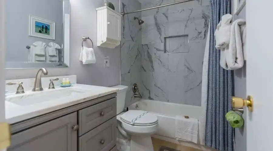 2409 Avenue C, Florida, United States, 4 Bedrooms Bedrooms, 10 Rooms Rooms,4 BathroomsBathrooms,Investment,For Sale,Avenue C,1117948