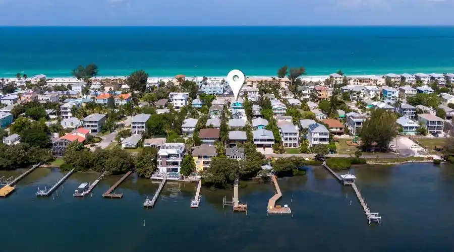 2409 Avenue C, Florida, United States, 4 Bedrooms Bedrooms, 10 Rooms Rooms,4 BathroomsBathrooms,Investment,For Sale,Avenue C,1117948