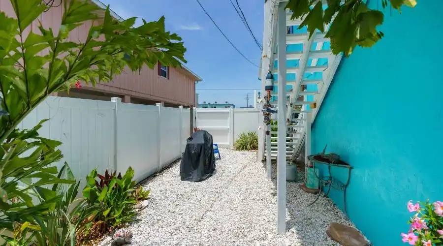 2409 Avenue C, Florida, United States, 4 Bedrooms Bedrooms, 10 Rooms Rooms,4 BathroomsBathrooms,Investment,For Sale,Avenue C,1117948