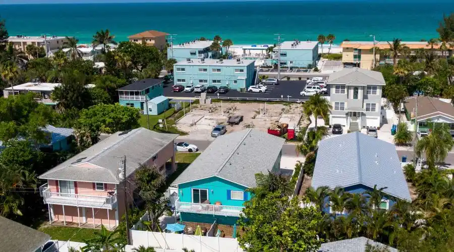 2409 Avenue C, Florida, United States, 4 Bedrooms Bedrooms, 10 Rooms Rooms,4 BathroomsBathrooms,Investment,For Sale,Avenue C,1117948
