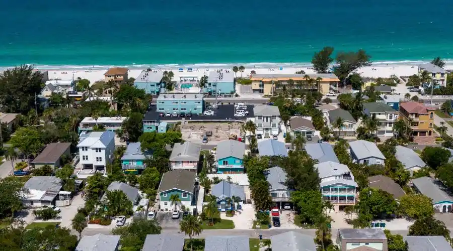 2409 Avenue C, Florida, United States, 4 Bedrooms Bedrooms, 10 Rooms Rooms,4 BathroomsBathrooms,Investment,For Sale,Avenue C,1117948