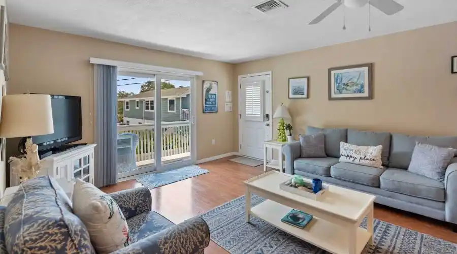 2409 Avenue C, Florida, United States, 4 Bedrooms Bedrooms, 10 Rooms Rooms,4 BathroomsBathrooms,Investment,For Sale,Avenue C,1117948