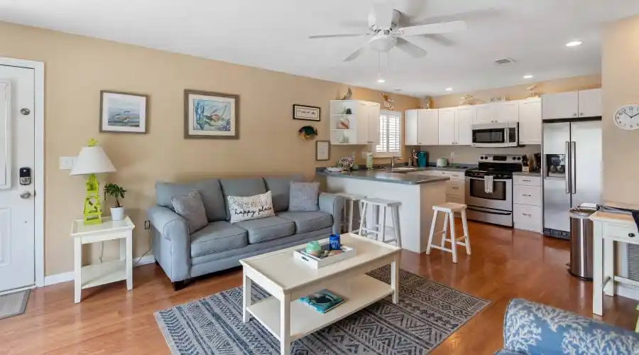 2409 Avenue C, Florida, United States, 4 Bedrooms Bedrooms, 10 Rooms Rooms,4 BathroomsBathrooms,Investment,For Sale,Avenue C,1117948