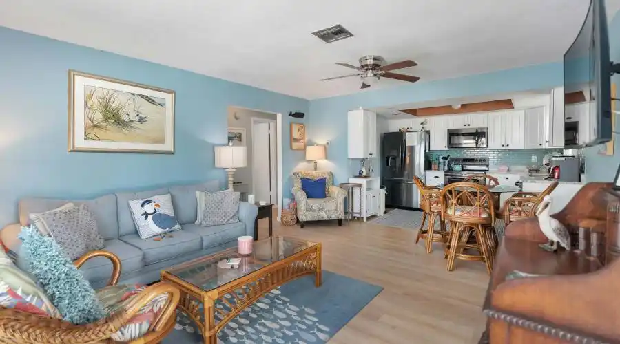 2409 Avenue C, Florida, United States, 4 Bedrooms Bedrooms, 10 Rooms Rooms,4 BathroomsBathrooms,Investment,For Sale,Avenue C,1117948
