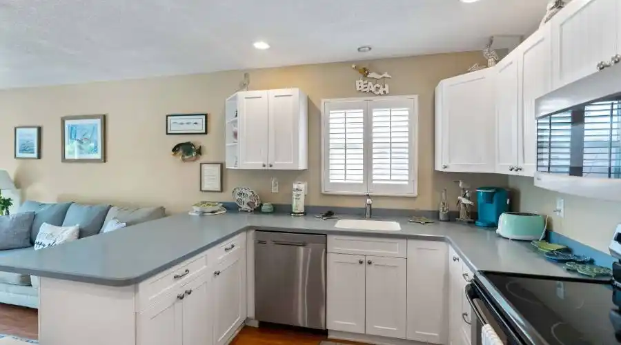 2409 Avenue C, Florida, United States, 4 Bedrooms Bedrooms, 10 Rooms Rooms,4 BathroomsBathrooms,Investment,For Sale,Avenue C,1117948