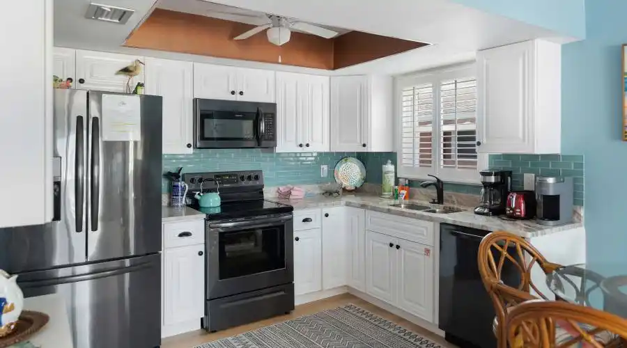 2409 Avenue C, Florida, United States, 4 Bedrooms Bedrooms, 10 Rooms Rooms,4 BathroomsBathrooms,Investment,For Sale,Avenue C,1117948