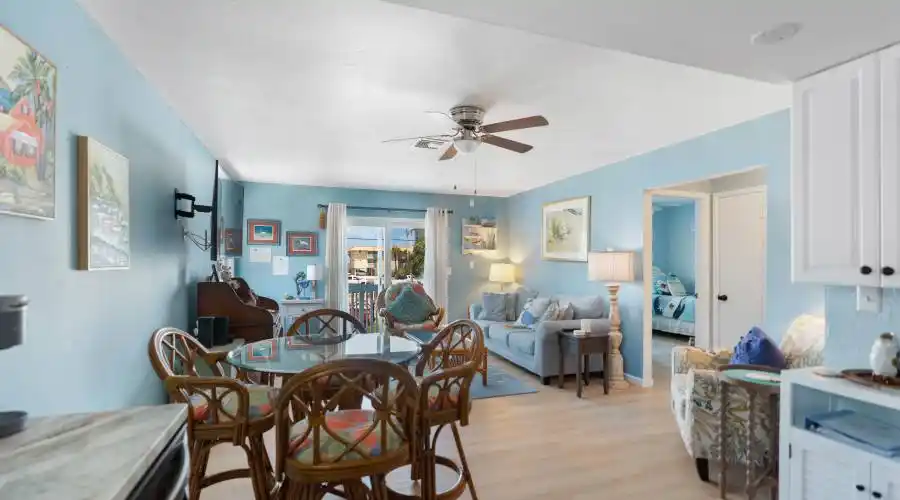 2409 Avenue C, Florida, United States, 4 Bedrooms Bedrooms, 10 Rooms Rooms,4 BathroomsBathrooms,Investment,For Sale,Avenue C,1117948