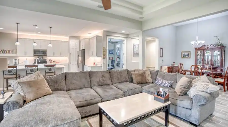 1020 Fig Glen- Florida- United States, 3 Bedrooms Bedrooms, 10 Rooms Rooms,2 BathroomsBathrooms,Residential,For Sale,Fig Glen,1124314