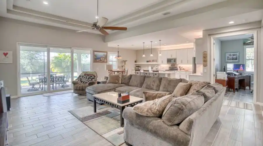 1020 Fig Glen- Florida- United States, 3 Bedrooms Bedrooms, 10 Rooms Rooms,2 BathroomsBathrooms,Residential,For Sale,Fig Glen,1124314