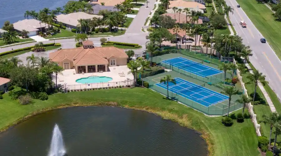 8324 Barton Farms Blvd, Florida, United States, 4 Bedrooms Bedrooms, 12 Rooms Rooms,3 BathroomsBathrooms,Residential,For Sale,Barton Farms Blvd,1124316