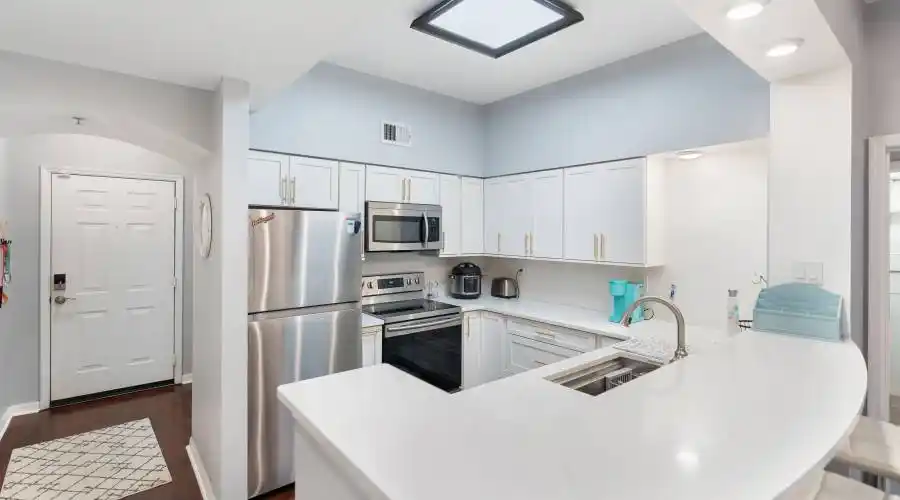 100 4th ave s, Florida, United States, 2 Bedrooms Bedrooms, 10 Rooms Rooms,2 BathroomsBathrooms,Condo,For Sale,114,1124317